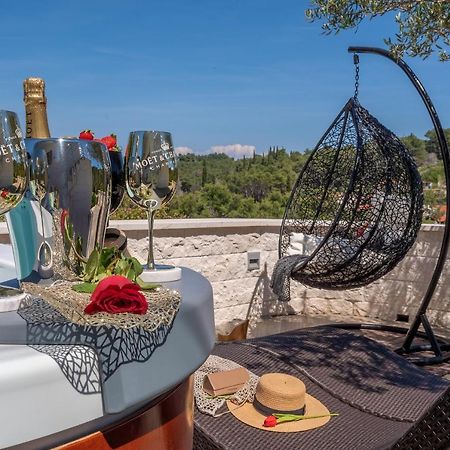 Uniquely Designed Villa Ivana With Outdoor Jacuzzi Nearby The Pebble Banje Beach At The Island Of Solta Rogač Dış mekan fotoğraf