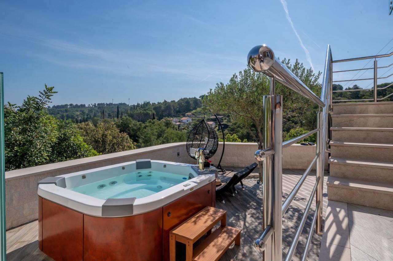 Uniquely Designed Villa Ivana With Outdoor Jacuzzi Nearby The Pebble Banje Beach At The Island Of Solta Rogač Dış mekan fotoğraf