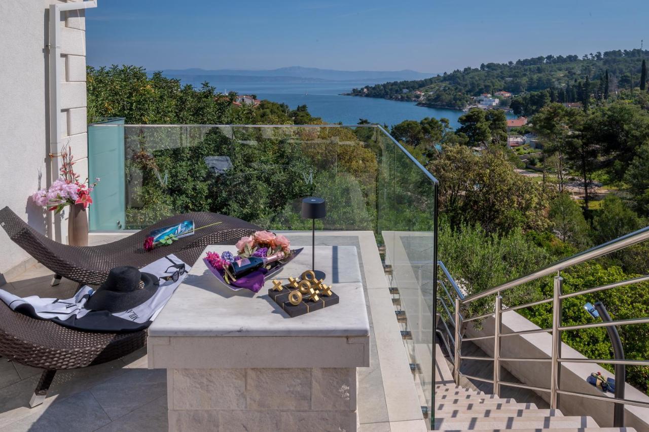 Uniquely Designed Villa Ivana With Outdoor Jacuzzi Nearby The Pebble Banje Beach At The Island Of Solta Rogač Dış mekan fotoğraf