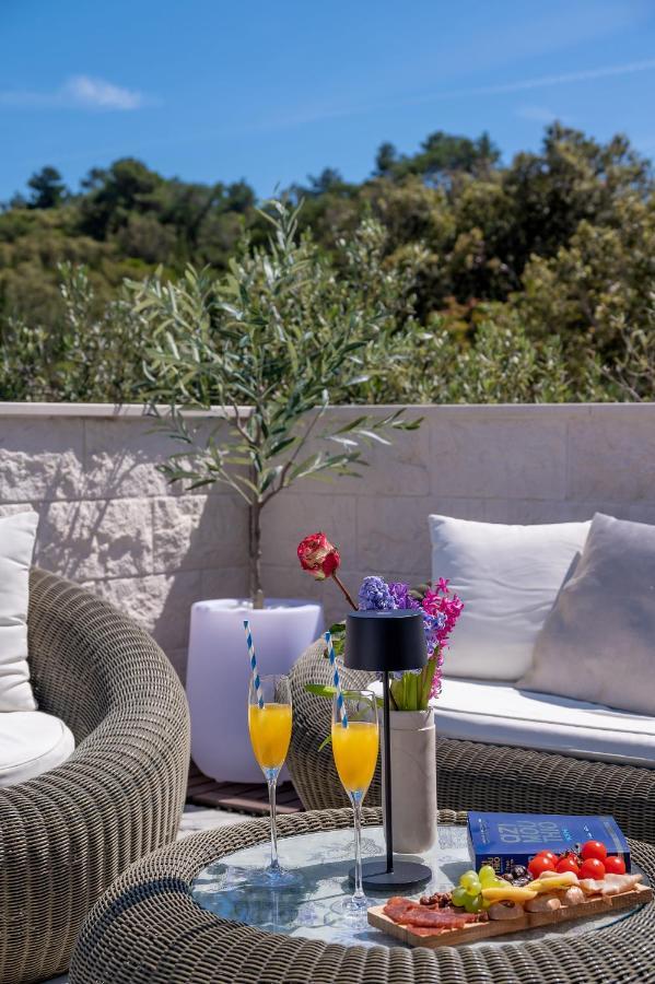 Uniquely Designed Villa Ivana With Outdoor Jacuzzi Nearby The Pebble Banje Beach At The Island Of Solta Rogač Dış mekan fotoğraf