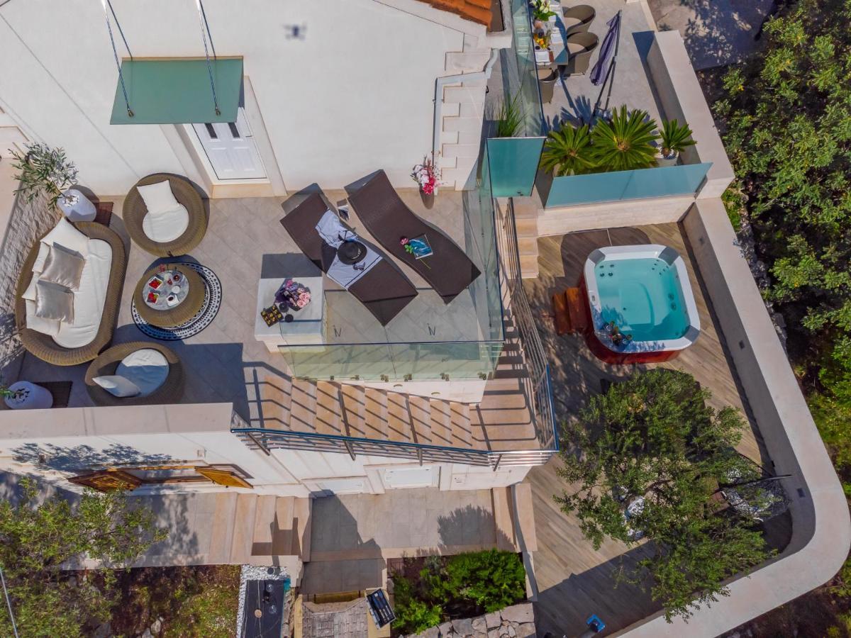 Uniquely Designed Villa Ivana With Outdoor Jacuzzi Nearby The Pebble Banje Beach At The Island Of Solta Rogač Dış mekan fotoğraf