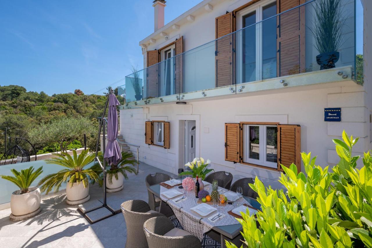 Uniquely Designed Villa Ivana With Outdoor Jacuzzi Nearby The Pebble Banje Beach At The Island Of Solta Rogač Dış mekan fotoğraf